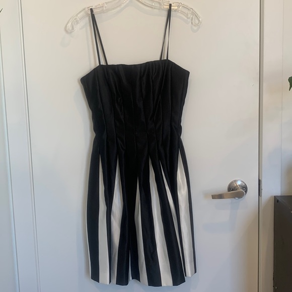 BCBGMAXAZRIA Sleeveless Pleated Dress - Picture 3 of 12